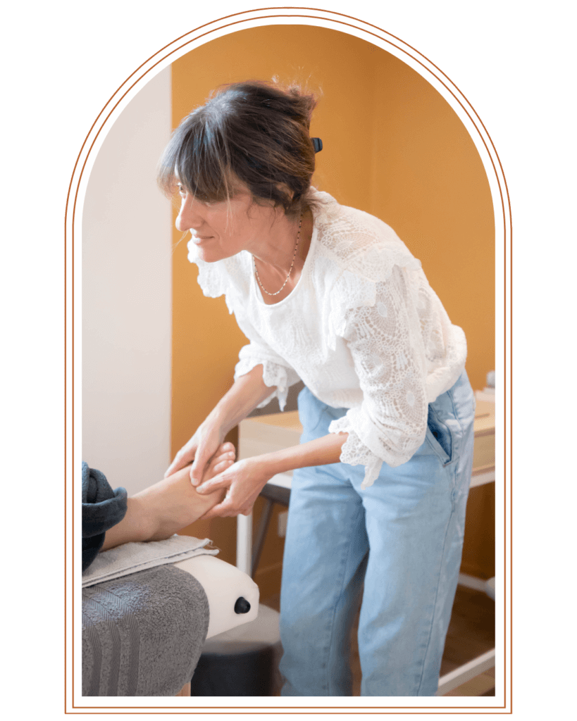 Séance de réflexologie plantaire réalisée par Julie Sabre, JuSnature, naturopathe à Bondues (59)